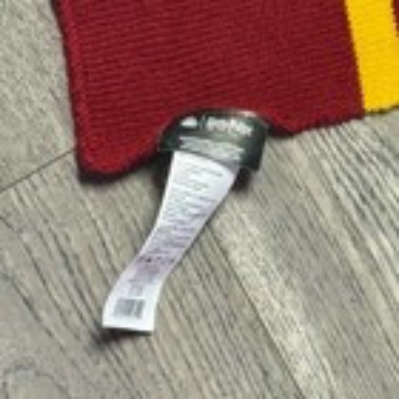 Harry Potter Wizarding World Gryffindor Scarf - Picture 3 of 3